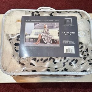 Leopard Black Hooded Wrap